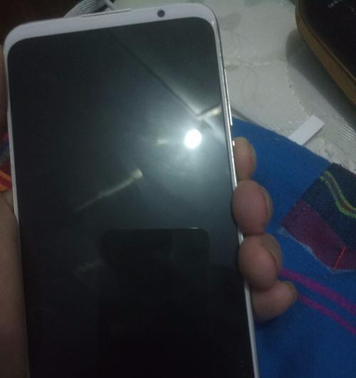 手机一拨号就黑屏？可能是哪些原因导致的？
