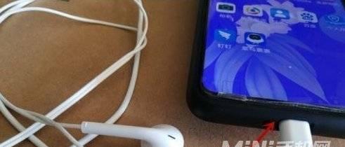 华为nova9没有耳机孔如何连接耳机？