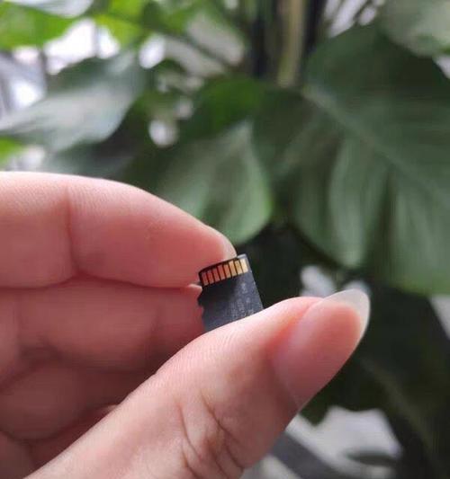 联想笔记本电脑如何取出内存卡？取出过程中应注意什么？