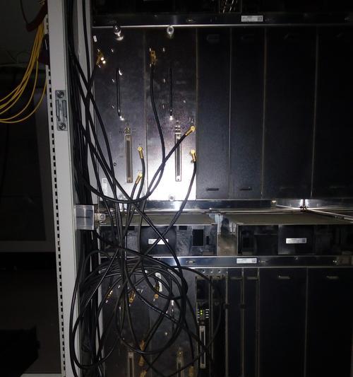 外置闪光灯的快门控制电路如何工作？图解说明是什么？