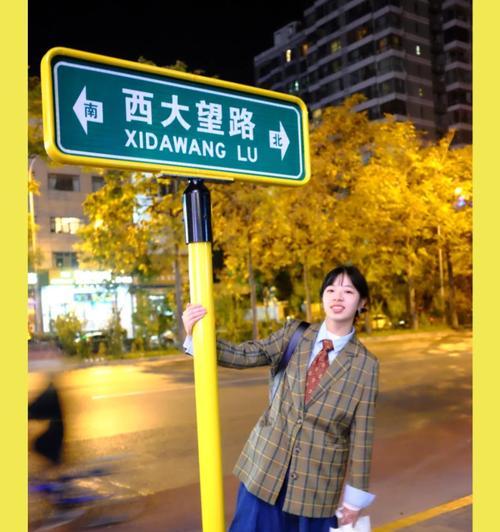 女生买手机拍照尴尬怎么办？