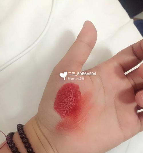 手机拍照如何设置红背景？效果如何？