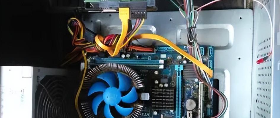 电脑风扇怎么减小声音呢？如何降低风扇噪音？