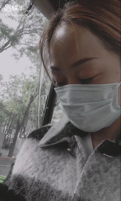 手机拍照暗淡无光是什么原因？