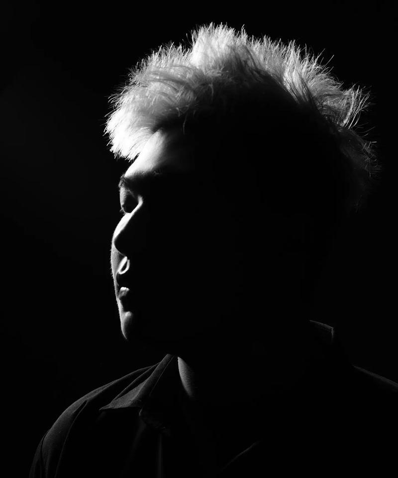 如何用手机拍出黑白照片效果？