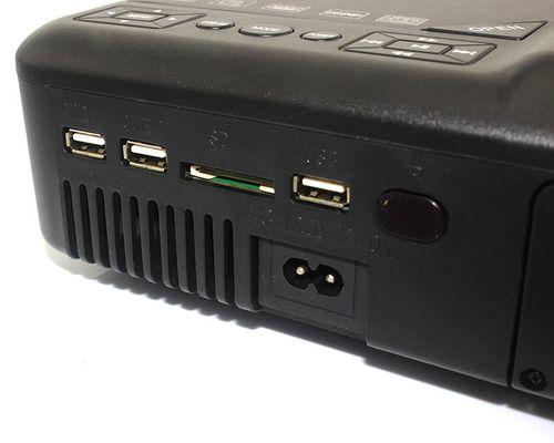 像真人在旁边的投影仪叫什么？如何连接DVD使用？