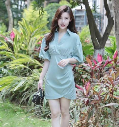 淑女拿手机拍照的正确姿势是什么？视频教程在哪里找？