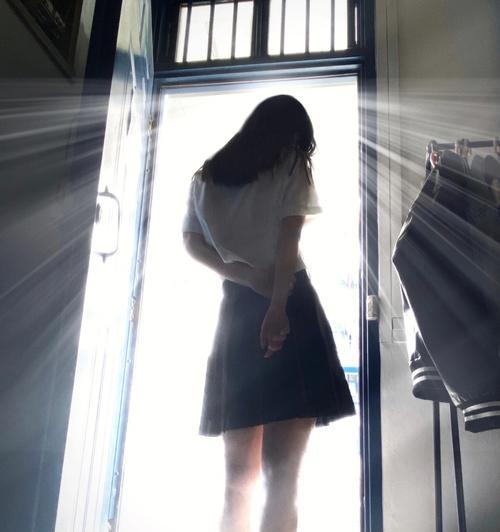 逆光环境下拍照手机如何调整设置？