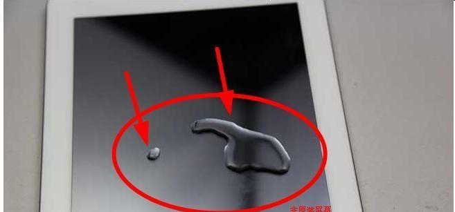 电脑有一滴水声音很大怎么回事？原因是什么？