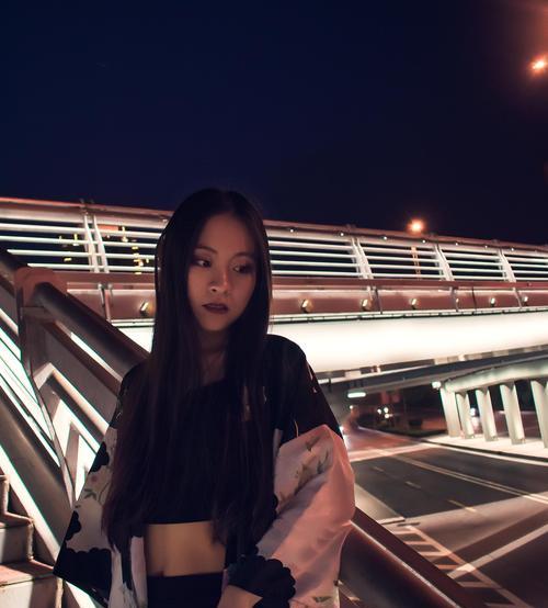 晚上如何用手机拍好人像？有哪些夜拍技巧？