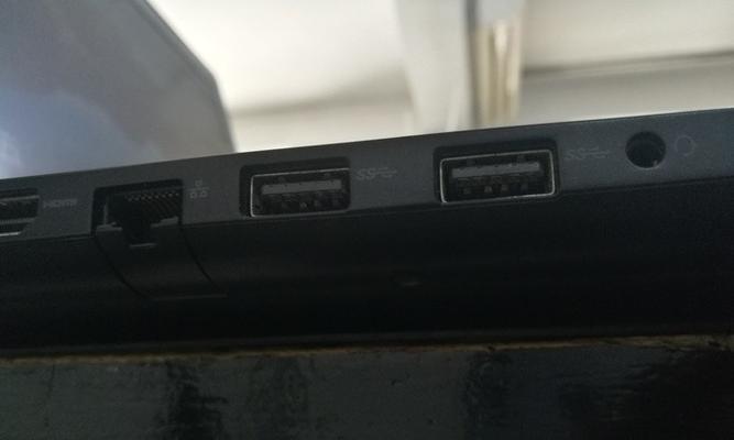 戴尔g3笔记本盖松动？如何固定或维修？