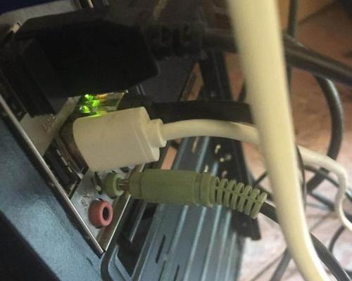 黑插头音箱如何连接电脑？操作步骤是什么？