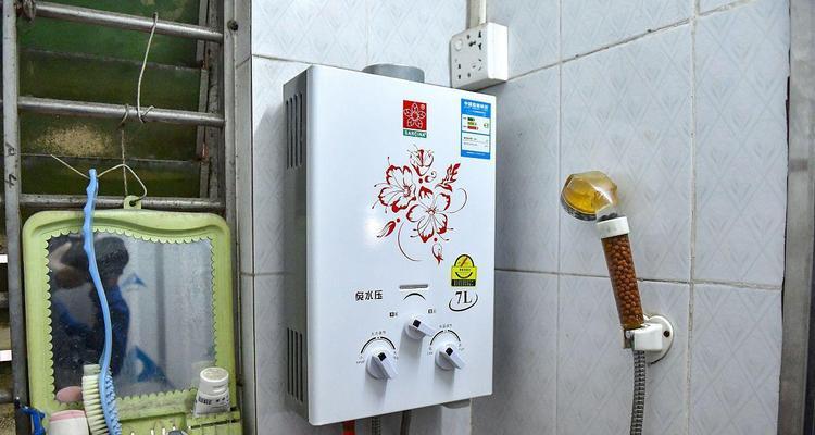 推荐使用哪种热水器搭配恒温花洒？选择热水器的标准是什么？