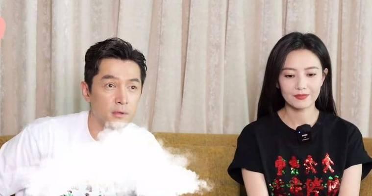 胡歌使用的相机镜头型号是什么？该镜头特点是什么？