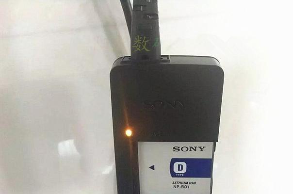 索尼充电器指示灯颜色代表什么？如何判断充电状态？