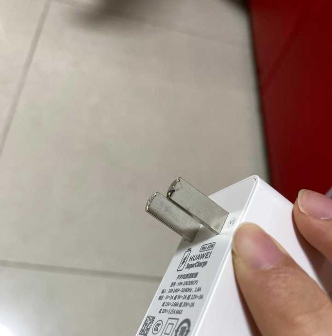 如何检测充电器头是否存在漏电问题？