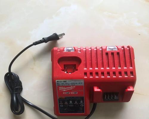 原装双槽充电器使用方法是什么？使用时应注意什么？