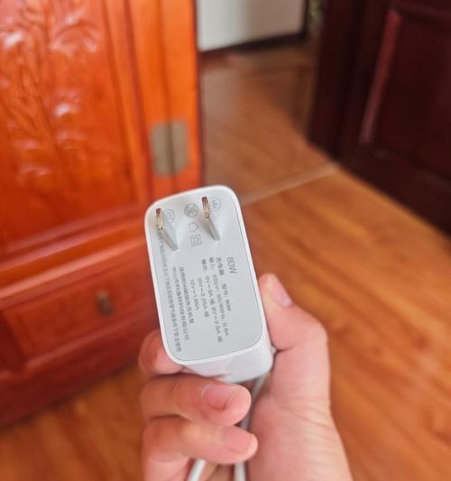 透明充电器头的快速闪充功能是怎样的？
