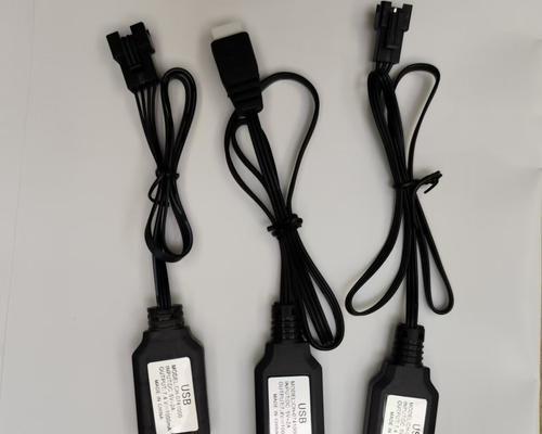 充电器连接的小玩具是什么？它的工作原理是什么？