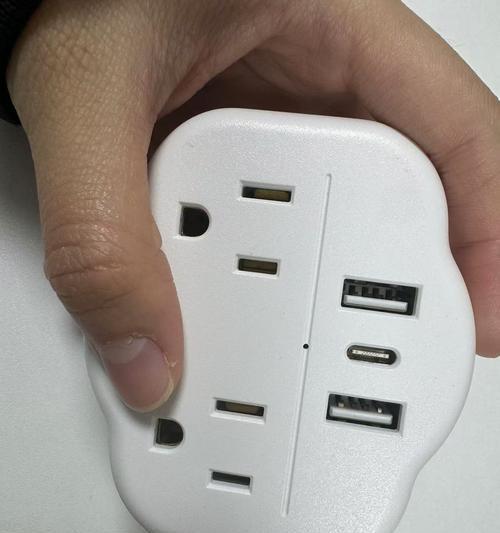 充电器插头的小方块有什么用？它对充电有何影响？