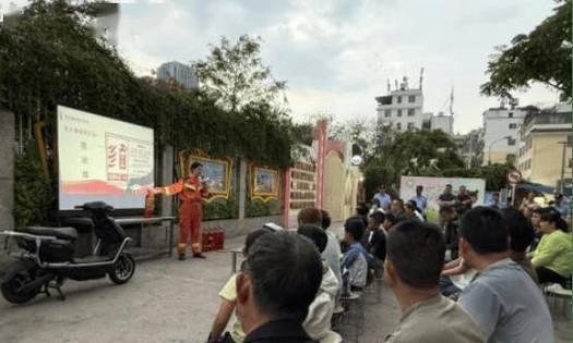 图形训练仿真服务器的使用步骤是什么？使用中应注意什么？