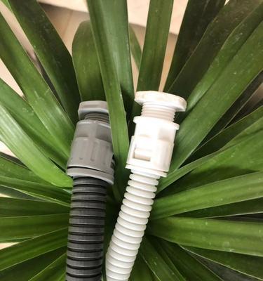 充电器保护线的塑料管有何作用？如何更换？