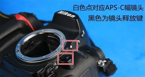 拆除相机镜头的正确方法是什么？操作中需要注意什么？