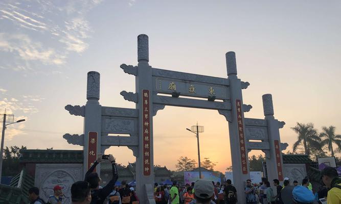 梁化镇音响店的具体位置在哪里？联系电话是多少？