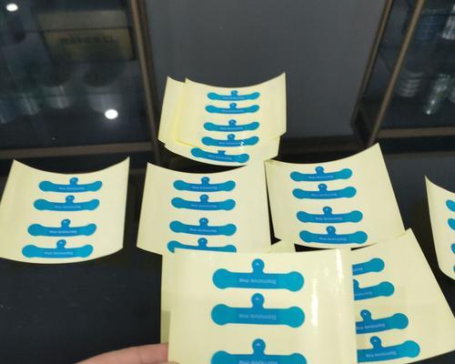 新蓝牙耳机塑料膜的作用是什么？