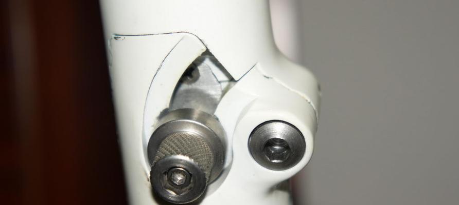 机顶盒折叠机构的使用方法是什么？操作复杂吗？